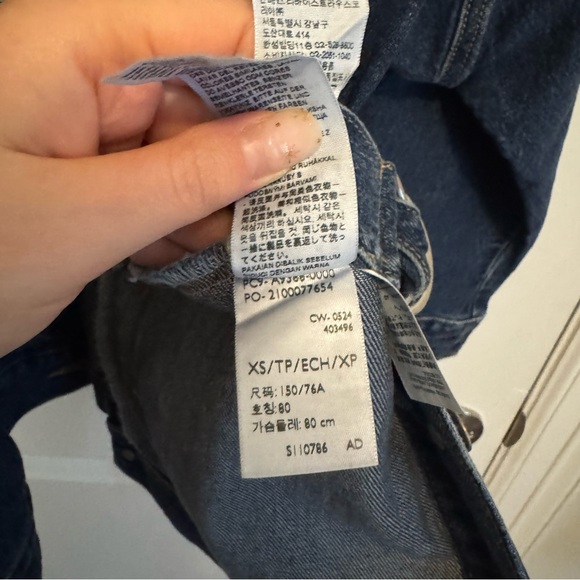 NWOT Levi's Belted Denim Jacket - Picture 4 of 6